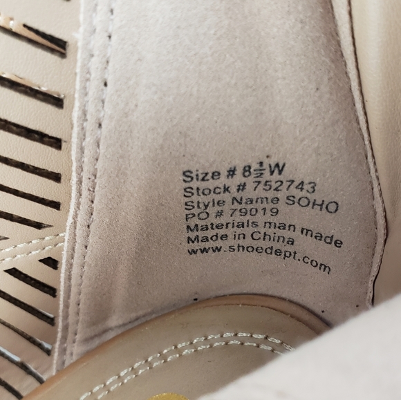 Chelsea Moreland Booties - Picture 8 of 8